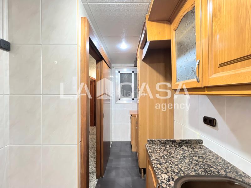 Foto 81138cb3-b248-47d5-ad88-5e7ecc5faba9. Piso  en venta en calle de pi i gibert en Llefià Badalona