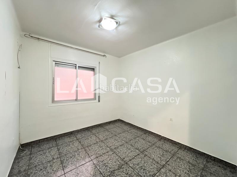 Foto a37684e7-e8f5-43ae-ac9a-3a91f5f67c48. Piso  en venta en calle de pi i gibert en Llefià Badalona