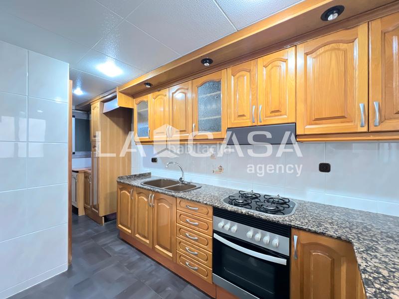 Foto b3e5eae1-7052-4a8e-89b0-f0409db5f287. Piso  en venta en calle de pi i gibert en Llefià Badalona