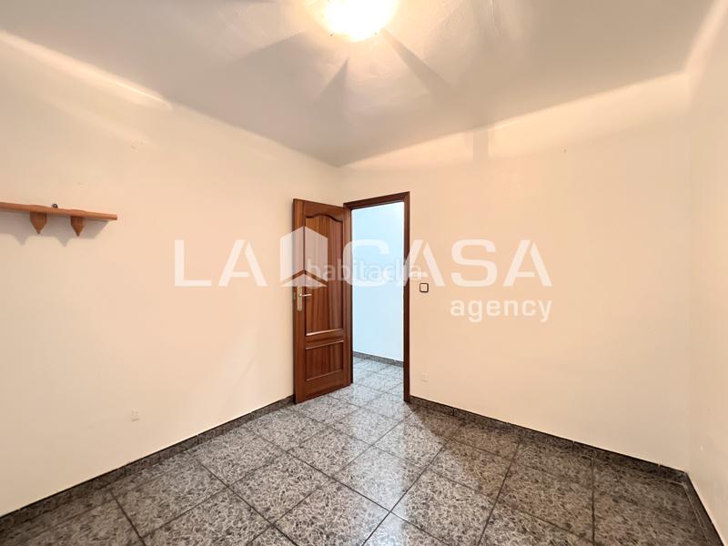 Foto c10dff86-1bd1-48c8-bf89-ace5850f2d49. Piso  en venta en calle de pi i gibert en Llefià Badalona