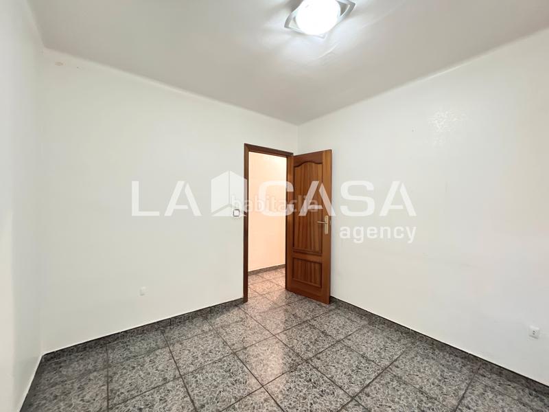 Foto d5b881a6-b221-4bd7-8974-ebc6978610fe. Piso  en venta en calle de pi i gibert en Llefià Badalona