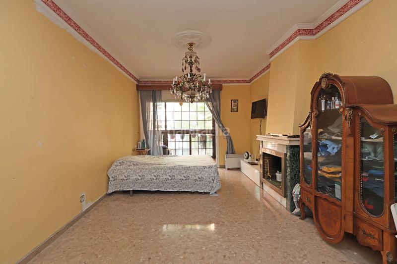 Foto 49b0a6c5-cf2f-4a88-9b98-1f74a2cdacde. Haus mit parking in Can Clota Esplugues de Llobregat