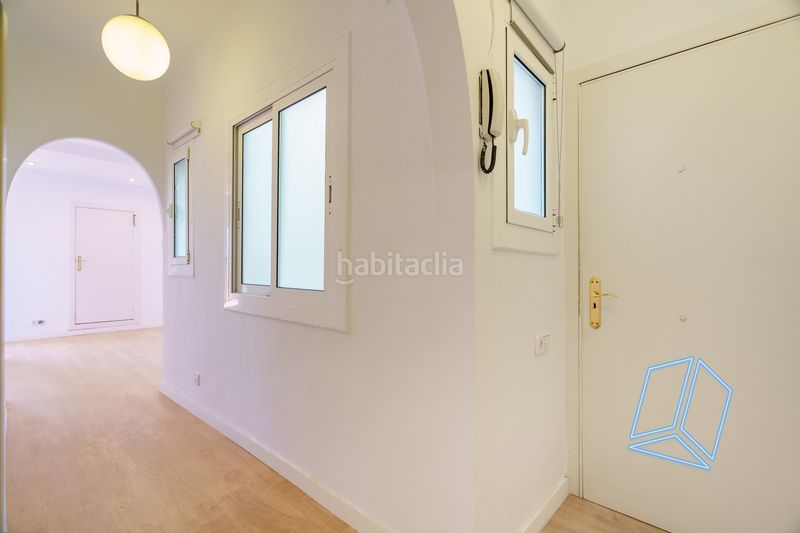 Foto a67e886f-b980-42e6-bcbc-bca5c9087ad2. Àtic amb calefacció a Guinardó Barcelona