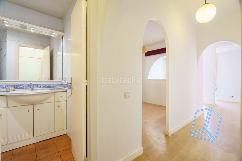 Foto ff27aa59-c05f-4b0c-8373-1f056dd12277. Àtic amb calefacció a Guinardó Barcelona