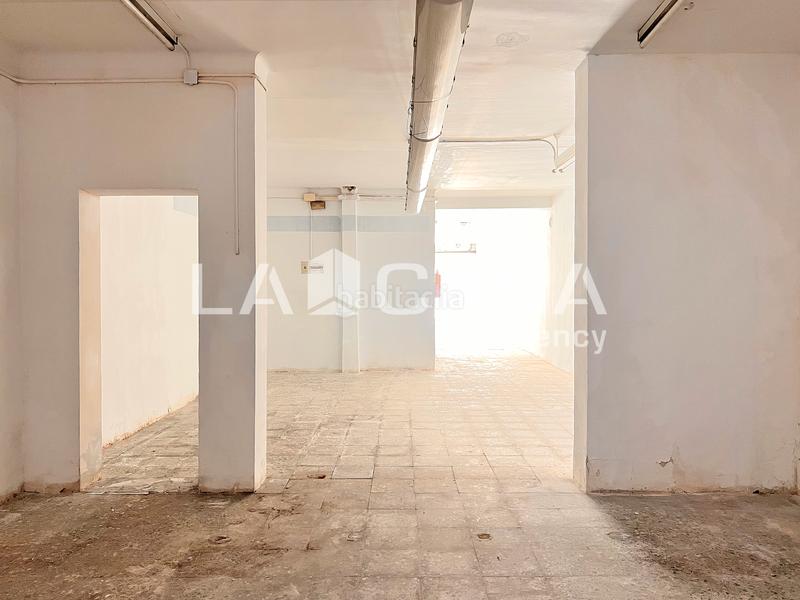 Foto 9189cfe5-58d5-4c1f-8c9e-c0cebb5a69d0. Local comercial a La Salut Badalona