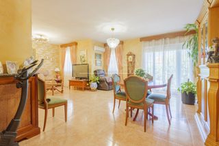 Casa aparellada a Serranillos del Valle. Chalet pareado en venta en calle álamo
