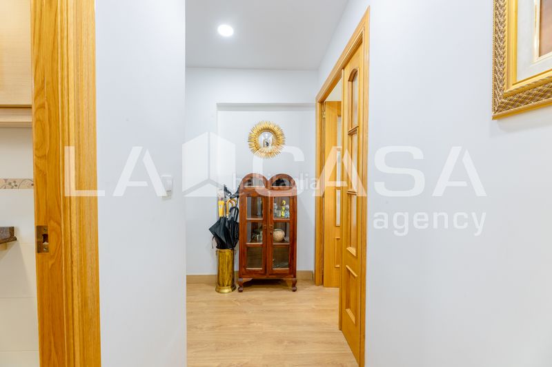 Foto f63b95d6-c95a-41cb-98ff-ae351a266223. Pis a Ciutat Jardí Valencia