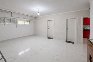 Planta baixa a Passeig Maragall. Planta baja en gavà