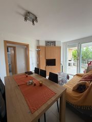 Appartamento in La Pineda. Piso con terraza a dos minutos de la playa en la pineda