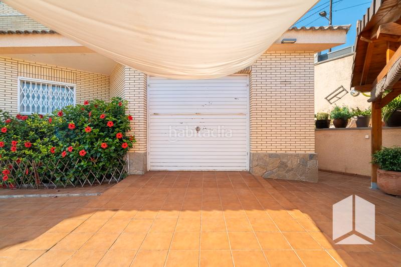 Foto ef7b7a45-15df-4699-8f0a-cb626704f7b7. Haus mit parking pool in Sant Vicenç dels Horts