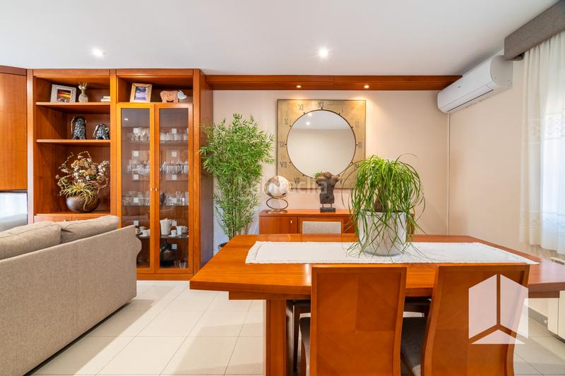 Foto f8f6e7e0-abfc-4655-87a0-fa3974e031f8. Haus mit parking pool in Sant Vicenç dels Horts