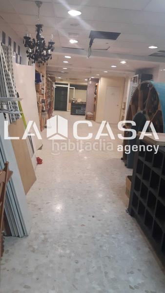 Foto 969d6338-73c0-4bd6-966f-11394dc75191. Casa  con local en ave maría, . en Centro - Doña Mercedes Dos Hermanas