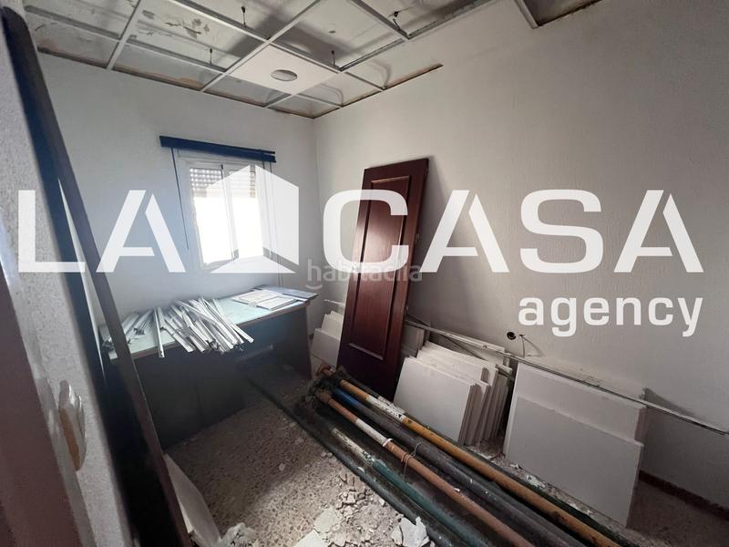 Foto f869e817-d073-402d-8ce7-c18860fb2e1a. Casa  con local en ave maría, . en Centro - Doña Mercedes Dos Hermanas