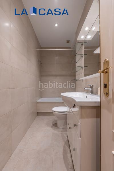 Foto f7320249-f37f-401c-a668-79d82925adde. Planta baja piso en venta en calle de vallehermoso en Madrid