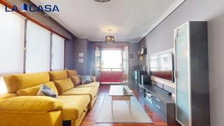 Etagenwohnung in Erandio. Piso txakurzulo bidea, astrabudua