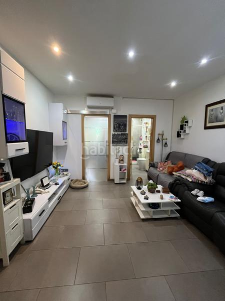 Foto d9a26678-e159-4fc4-af06-9ea7a622663d. Planta baja increíble planta baja en c francesc pi i margall gran potencial y posibilidad de construir una segunda vivienda en Gavà