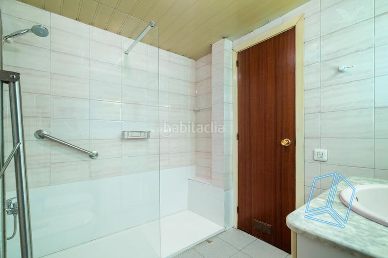 Foto fc0c4249-73b7-4df6-b439-db53e5813e0a. Piso  en venta en ronda del guinardó en Baix Guinardó Barcelona