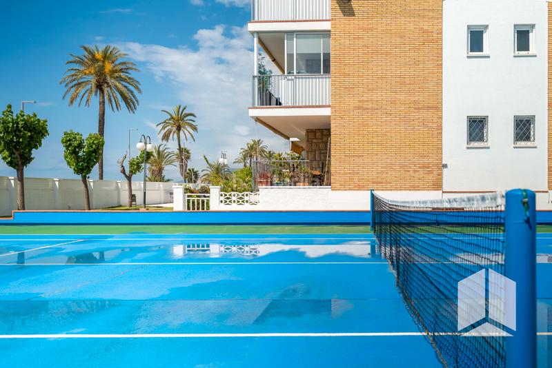 Foto b5d22e5a-4e47-4842-82f2-54e93c9f3024. Pis amb aparcament piscina a Baixador Castelldefels