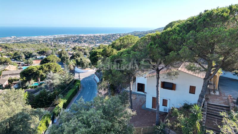 Foto b53f4b63-f773-4158-b0c7-f2b3222f7cfd. Chalet avec chauffage parking piscine dans Cabrils