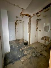 Local commercial à Riba - roja de Túria. Local en venta