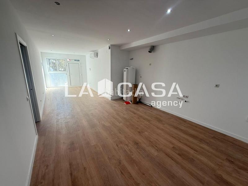 Foto db54ddbb-6a9a-400c-8c47-1053c2040b28. Erdgeschoss mit heizung in Canovelles