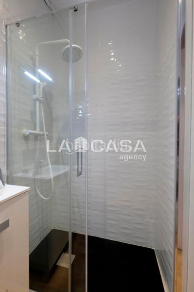Foto 1bf5a2f0-cb7e-4ad9-b9f2-1086b9b48249. Local comercial a Vilapicina - Torre Llobeta Barcelona