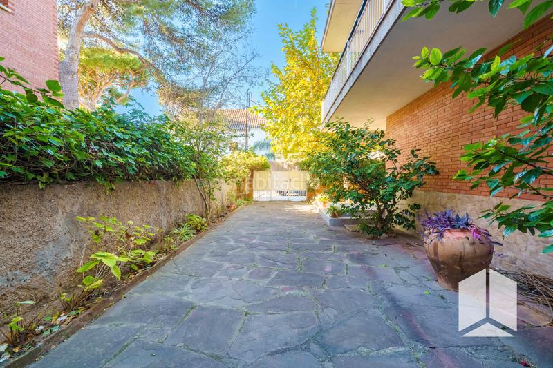 Foto 416bc8bb-3f80-4bb6-a38a-386a6b1b7bfe. House with parking in Lluminetes Castelldefels