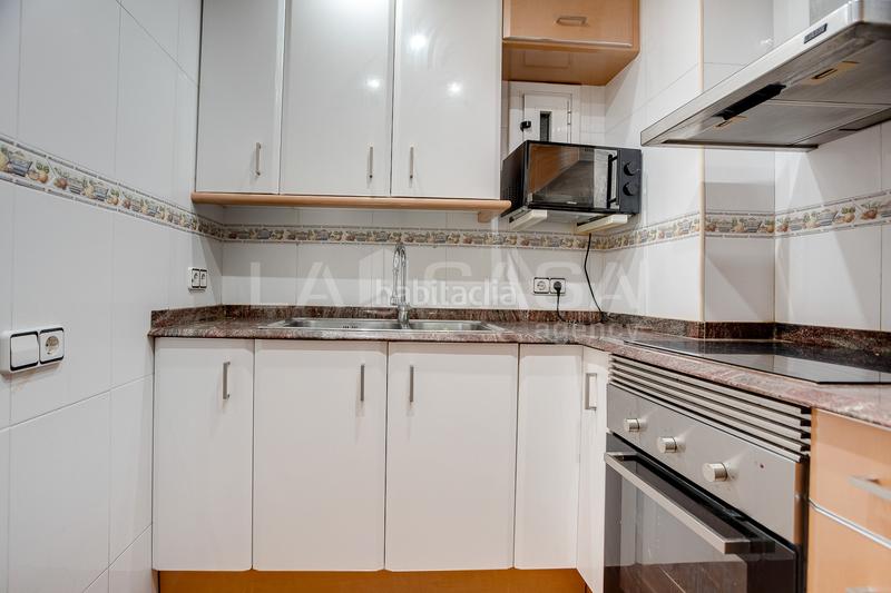 Foto 132abb68-7f12-4463-812c-f47705024410. Appartamento in La Verneda - La Pau Barcelona