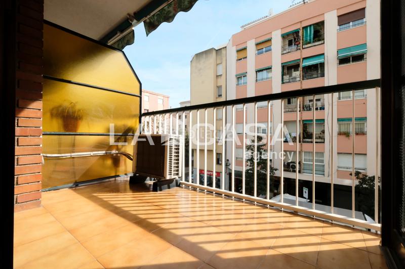 Foto 55ee4597-4f61-4538-a21f-2dbe2e7aa353. Flat with heating parking in Porta Barcelona