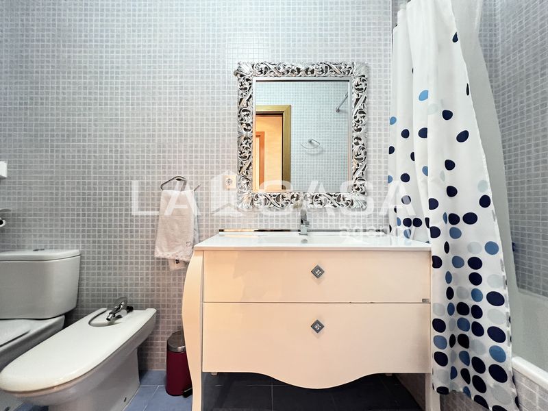 Foto 5711cb86-5c87-4dcd-bf9a-e942a8d8bf33. Pis amb calefacció a La Salut Badalona