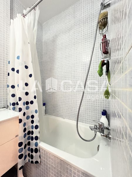 Foto c7292a1e-dcd6-48c3-b258-31029e3e1f6a. Pis amb calefacció a La Salut Badalona