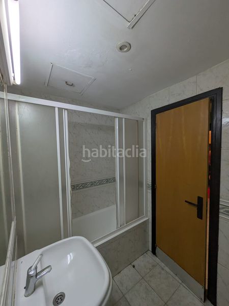 Foto f03f1e35-28e0-4d4c-bcc0-2e566f1b2821. Local comercial a Ametzola Bilbao