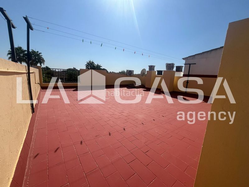 Foto 99b57574-a63f-49b1-9960-bcd86a8fac71. Casa adossada amb calefacció aparcament a Vista Azul - Consolación Dos Hermanas