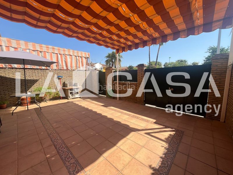 Foto e97a911a-73f3-46f3-8ff5-8430437c6b70. Casa adossada amb calefacció aparcament a Vista Azul - Consolación Dos Hermanas