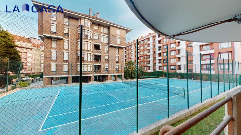 Foto 2e68f306-2e58-40cd-a11c-258668f7fa8a. Pis amb calefacció aparcament piscina a Brazomar Castro - Urdiales