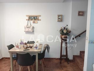 Reihenhaus  Alcalá. Casa adosada de 126 m con 3 habitaciones y 2 baños en algeciras