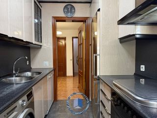 Flat in Centro. Piso de 86 m con 4 dormitorios y buena ubicación en dos hermanas