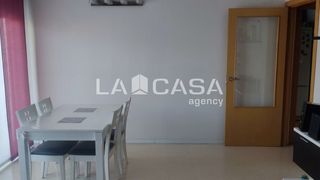 Pis a Sant Roc. Piso de 89 m con 3 dormitorios y ascensor en badalona
