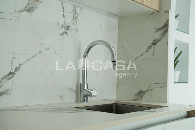 Foto 0e1f9e05-5cb1-4c41-b74a-ddde1c93cf71. Dúplex amb piscina a Bon Pastor Barcelona