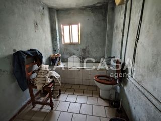 Casa en Bajadilla - Fuente Nueva. Casa de 260 m con 4 dormitorios y garaje en safio
