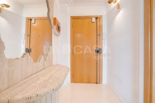 Pis a Centre. Piso de 109 m con 3 dormitorios y ascensor en pau, mollet del va