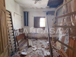 Casa a La Granja - La Colina - Los Pastores. Casa de 218 m para reformar con 4 dormitorios y garaje en algeci