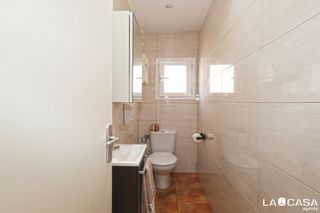 Appartement à Centre. Piso de 120 m con 4 dormitorios y terraza en sant joan despí