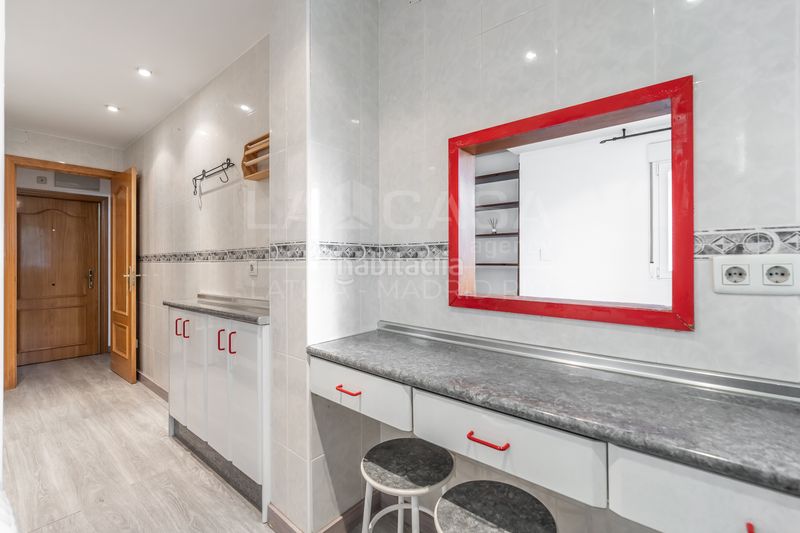 Foto b02577d7-6430-4955-9c99-b7c6bfea66bf. Pis amb calefacció a Lucero Madrid