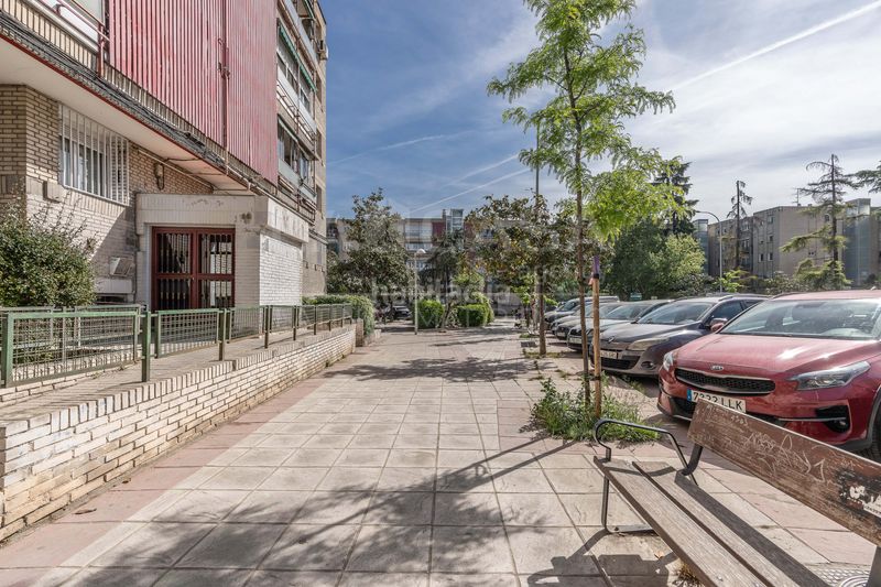 Foto b8ccb57a-ca35-421f-a6c6-9d7037cdf0ea. Pis amb calefacció a Lucero Madrid