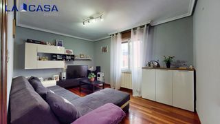 Flat in Erandio. Piso de 65 m con 2 dormitorios y ascensor en mezo, erandio
