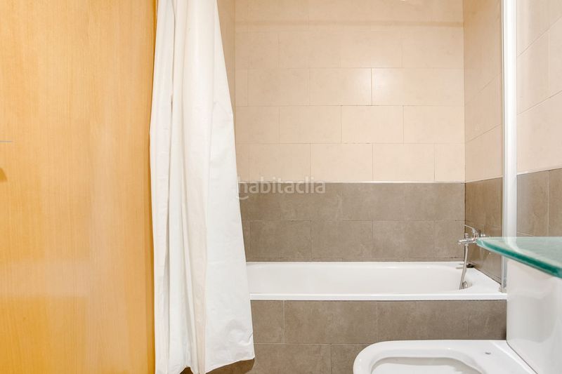 Foto 3d6c11c0-9a42-4e6b-a53a-ae98b0c464d4. Pis amb calefacció aparcament a Sant Joan Baptista Sant Adrià de Besòs