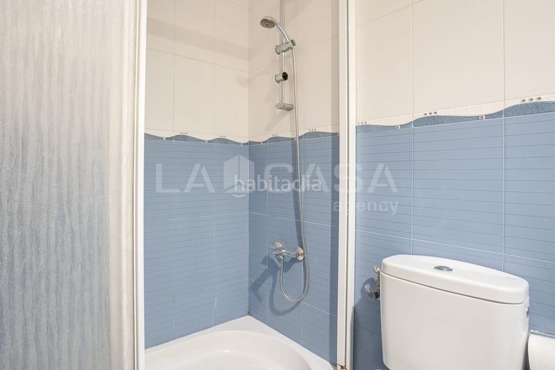 Foto 7463f340-1b0f-49e1-846b-82234b913dea. Pis amb calefacció aparcament a Sant Joan Baptista Sant Adrià de Besòs