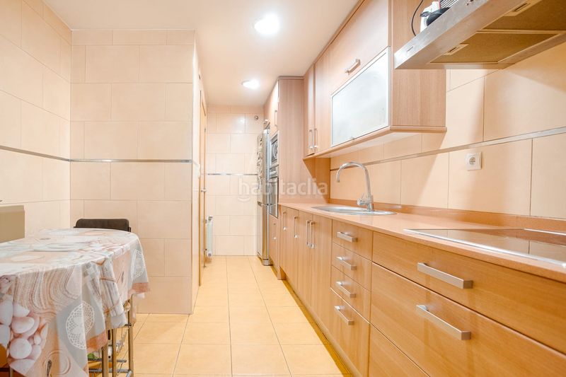 Foto 9264ad93-25c4-4cbc-bb7e-77444d4876ca. Pis amb calefacció aparcament a Sant Joan Baptista Sant Adrià de Besòs