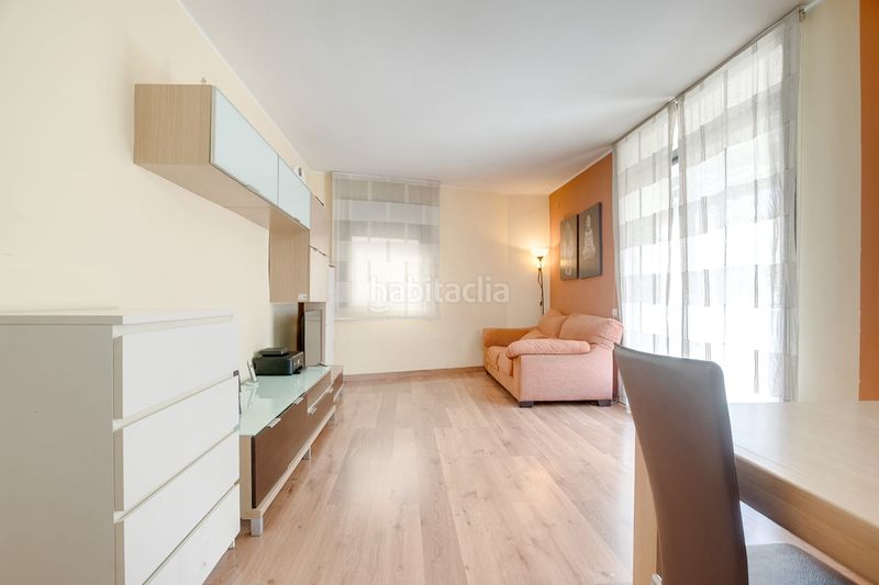 Foto aa35b12a-11a7-4bc9-9495-90cf83c8a36e. Pis amb calefacció aparcament a Sant Joan Baptista Sant Adrià de Besòs